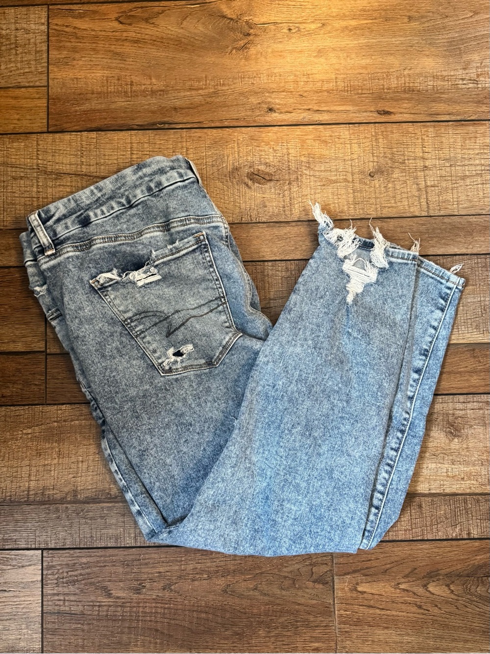 American Eagle Outfitters Light Blue Distressed Jeggings (size 18 short)